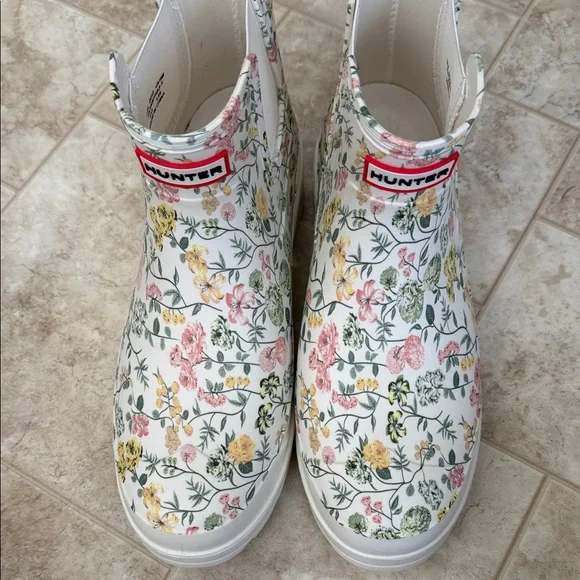 Hunter White Floral Patterned Boots - Picture 3 of 9